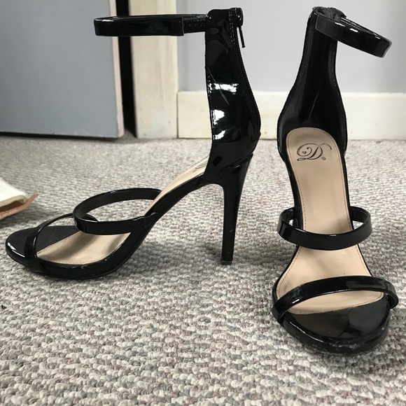 Black Heels - Picture 2 of 2